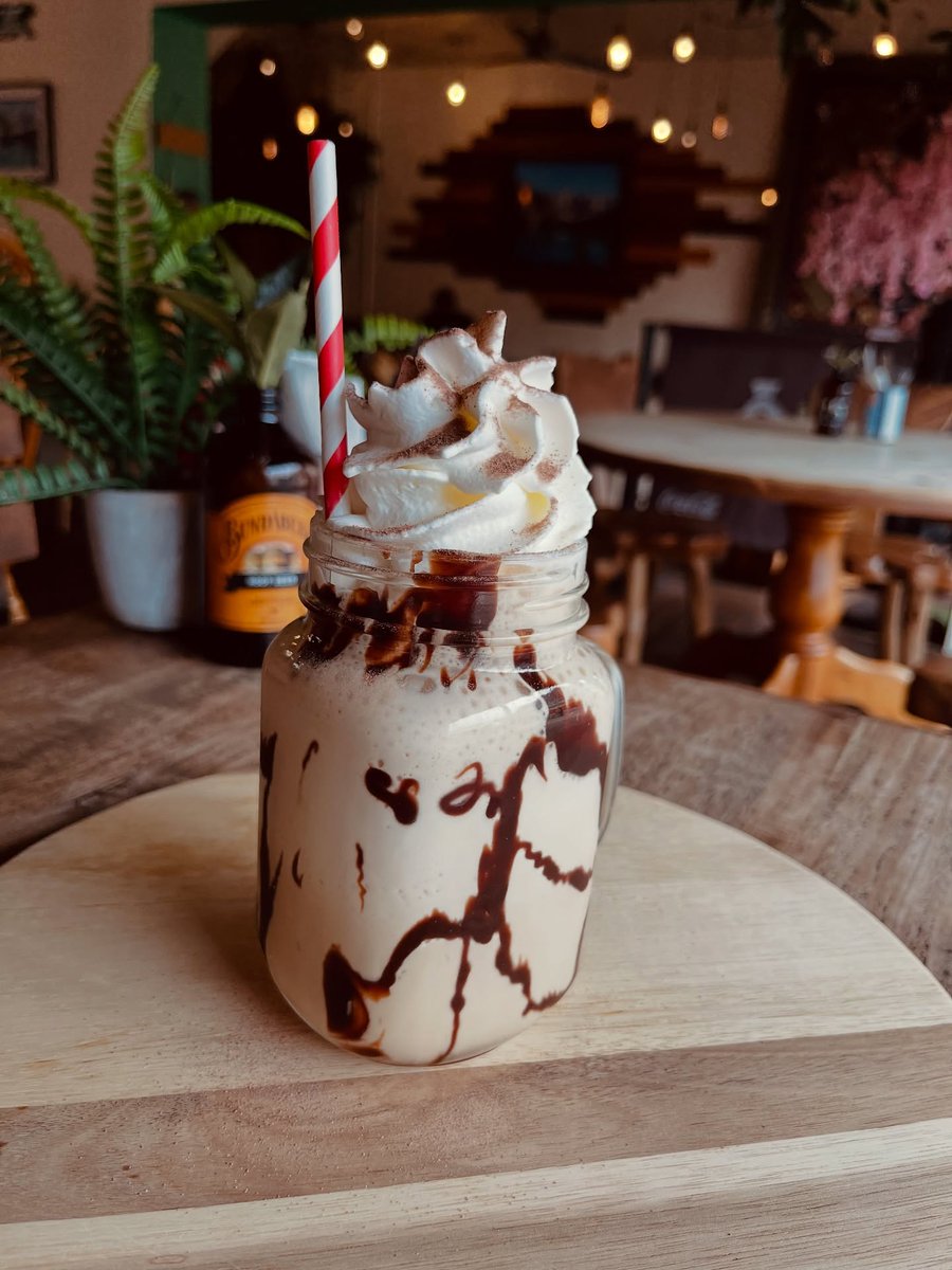 Two new specials have arrived at The Cabin! 

Savoury Bruschetta Waffle 
Tiramisu Frappe 

Hurry - they won't be around for long!
