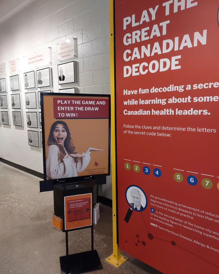 CdnMedHallFame's tweet image. Would you like to take part in a self guided CMHF exhibit hall tour @100kellogg?
Beyond that, would you like to play the game and enter the draw to win?
Don't miss the chance to win a CMHF t-shirt 👕 and CMHF water bottle! 🎁
Come visit us 😁