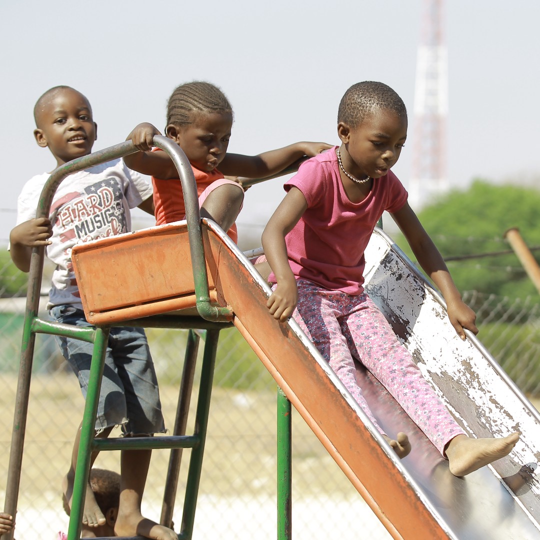 UnicefNamibia's tweet image. The right to play is a right to thrive

According to Article 31 of the #CRC, every child has the right to rest, leisure, and engage in play and recreational activities. Play builds creativity, confidence, and connection. 

Let’s protect this right, #ForEveryChild.
