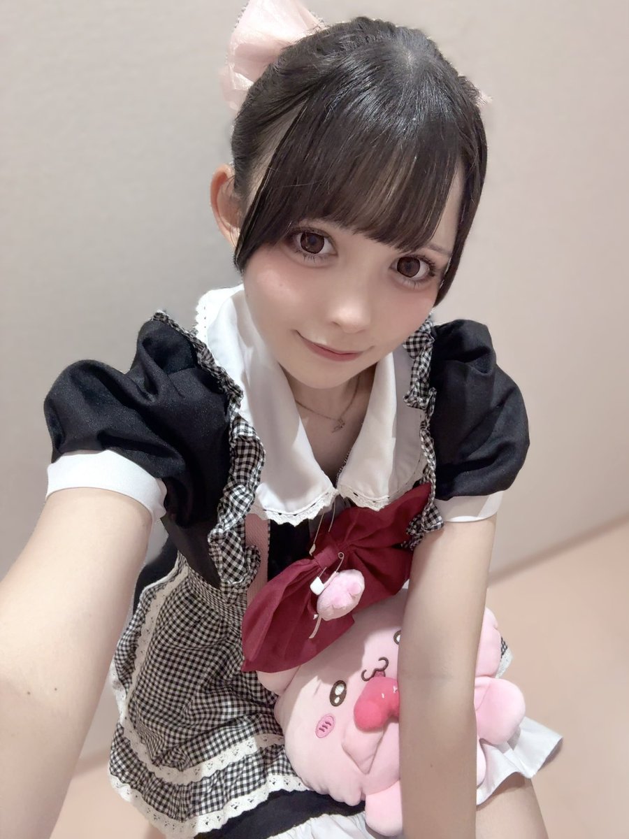 Nineの日ありがとうございました🍫♡
ひさしぶりにお給仕でみんなとお話できて嬉しかったし、ライブもたくさん見守ってくれてて幸せでしたありがとうございます( ᐪ꒳​ᐪ )喉の心配みんなありがとう🥲ご心配ご迷惑おかけして申し訳ありませんでした。今週末のMRSSまでに良くなるようにがんばります🙇🏻‍♂️