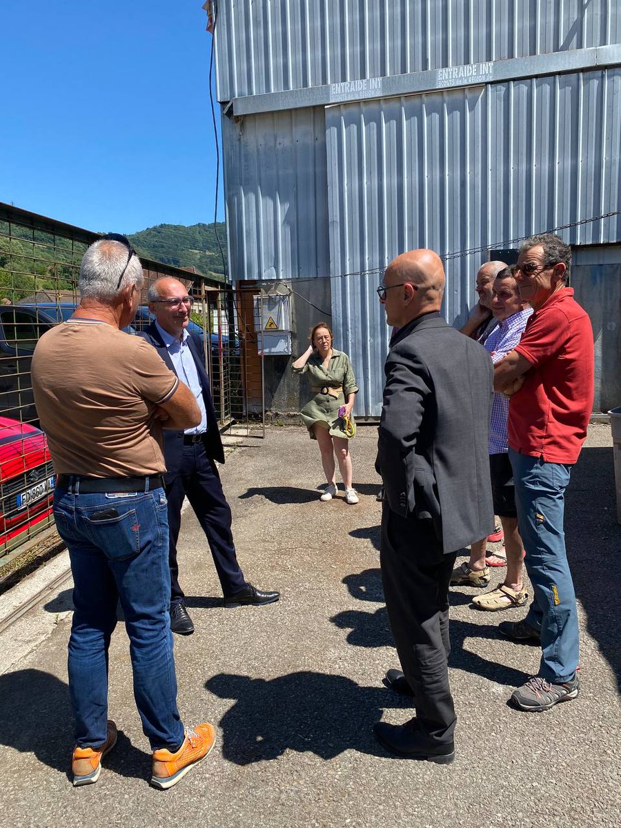 christophe_p's tweet photo. 📍En déplacement aujourd’hui en Haute-Savoie, chez mon collègue @XavierRoseren, dans sa magnifique circonscription.
🤝 Premier temps fort à #Cluses, à la rencontre des Scouts et Guides de France, où j’ai découvert une équipe motivée, qui mène de très beaux projets concrets, comme la revente de vêtements à prix solidaire. Une belle manière d’allier écologie, entraide et engagement local.
👏 Merci à toute l’équipe pour son accueil et son énergie communicative. Ces initiatives, ancrées dans le territoire, incarnent parfaitement ce que peut être une citoyenneté active et joyeuse !