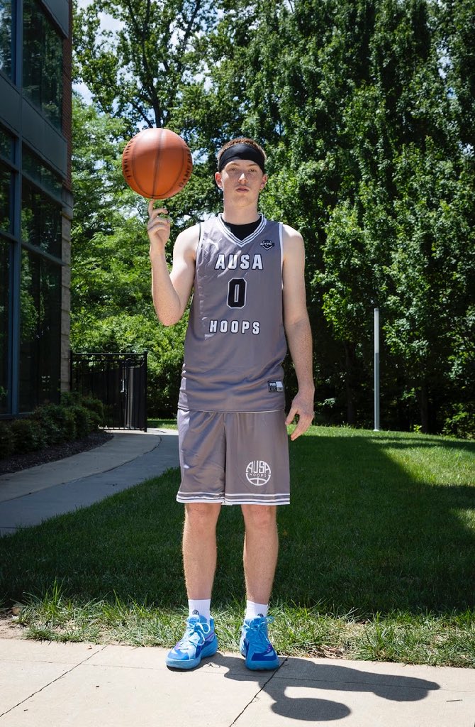 nicxwatson's tweet image. Coaches, 
I will be playing with AUSA Hoops this live period in Richmond, VA. 
Come check me out! 
@BelowTheRimOK 
@AUSA_Hoops 
@jordanemullan