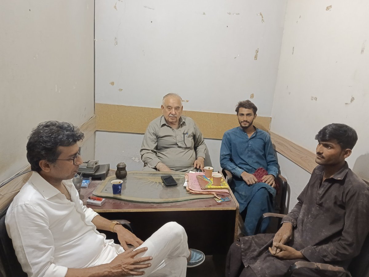 KhurramBhatti01's tweet photo. موریا خان گوٹھ پاکستان مسلم لیگ ن کے محترک ساتھی اور صدر لیبر ونگ کراچی ڈویژن محبوب الٰہی سے ان کے دفتر میں
ملاقات
حلقے کی عوام سے ان کے مسائل سنیں
#PS84
ملیر کراچی https://t.co/jAPSZVGq1G