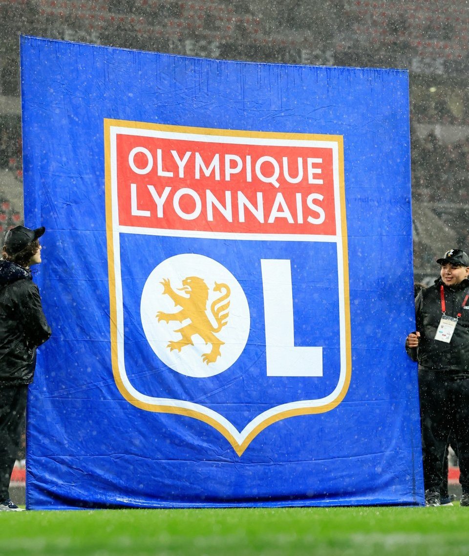 🇫🇷 Borçları sebebiyle hakkında küme düşürme kararı verilen Lyon'un, küme düşme kararı kaldırıldı.