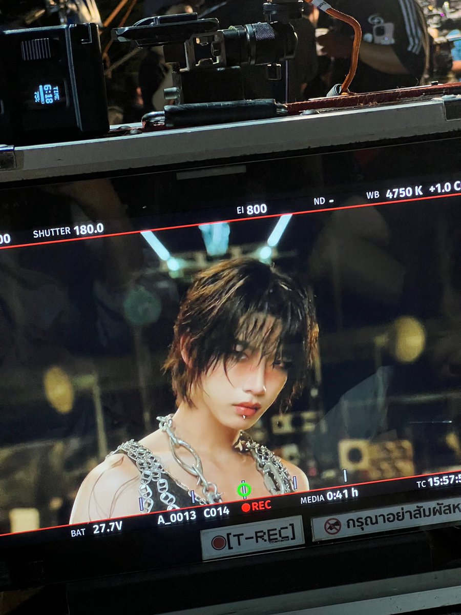 NxNattakit's tweet image. ———•———

#NEXnattakit
#BUS_BOSSINTHEBUILDING_MV
#BUSbecauseofyouishine