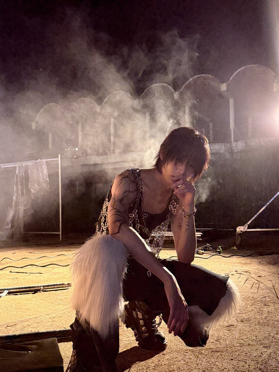 NxNattakit's tweet image. ———•———

#NEXnattakit
#BUS_BOSSINTHEBUILDING_MV
#BUSbecauseofyouishine