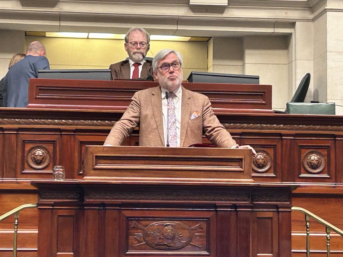 VB_Kamer's tweet photo. "Wanneer de meerderheidspartijen hun broddelwerk niet meer kunnen verdedigen, dan beschuldigen ze de oppositie van sabotage. Beschamend!" @MoonsKurt #Programmawet @DeKamerBE https://t.co/5Jc8c8hzar