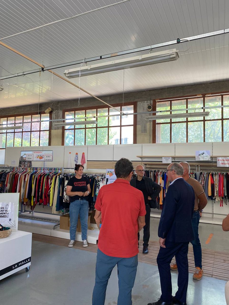 christophe_p's tweet photo. 📍En déplacement aujourd’hui en Haute-Savoie, chez mon collègue @XavierRoseren, dans sa magnifique circonscription.
🤝 Premier temps fort à #Cluses, à la rencontre des Scouts et Guides de France, où j’ai découvert une équipe motivée, qui mène de très beaux projets concrets, comme la revente de vêtements à prix solidaire. Une belle manière d’allier écologie, entraide et engagement local.
👏 Merci à toute l’équipe pour son accueil et son énergie communicative. Ces initiatives, ancrées dans le territoire, incarnent parfaitement ce que peut être une citoyenneté active et joyeuse !