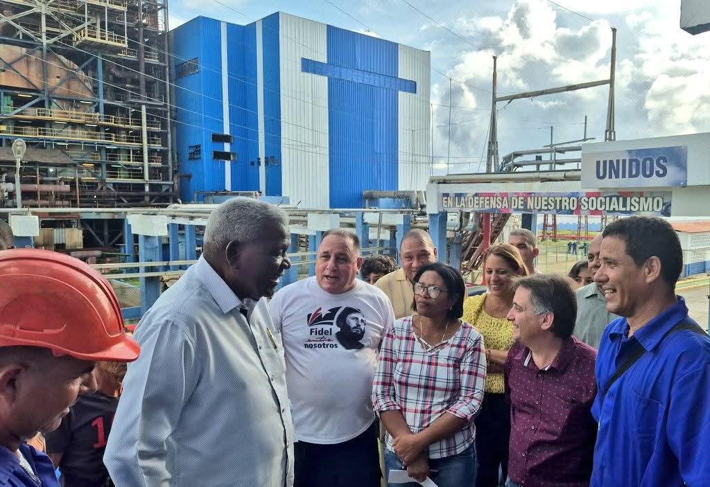 CaridadPoey's tweet photo. ⚡️El Presidente de Asamblea Nacional Cuba, Esteban Lazo Hernández, como parte de su visita a #Matanzas inicia por la  Central Termoeléctrica 🏭 Antonio Guiteras, acompañado por Mario Sabines. https://t.co/Cq1BPQBLw6
