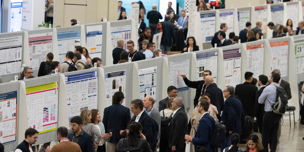 SABCSSanAntonio's tweet image. Abstract submission for #SABCS25 closes at 6:00 PM Central U.S. time today, Wednesday, July 9. Submit an abstract today and make plans to join us in San Antonio December 9-12. Learn more: brnw.ch/21wU0WI