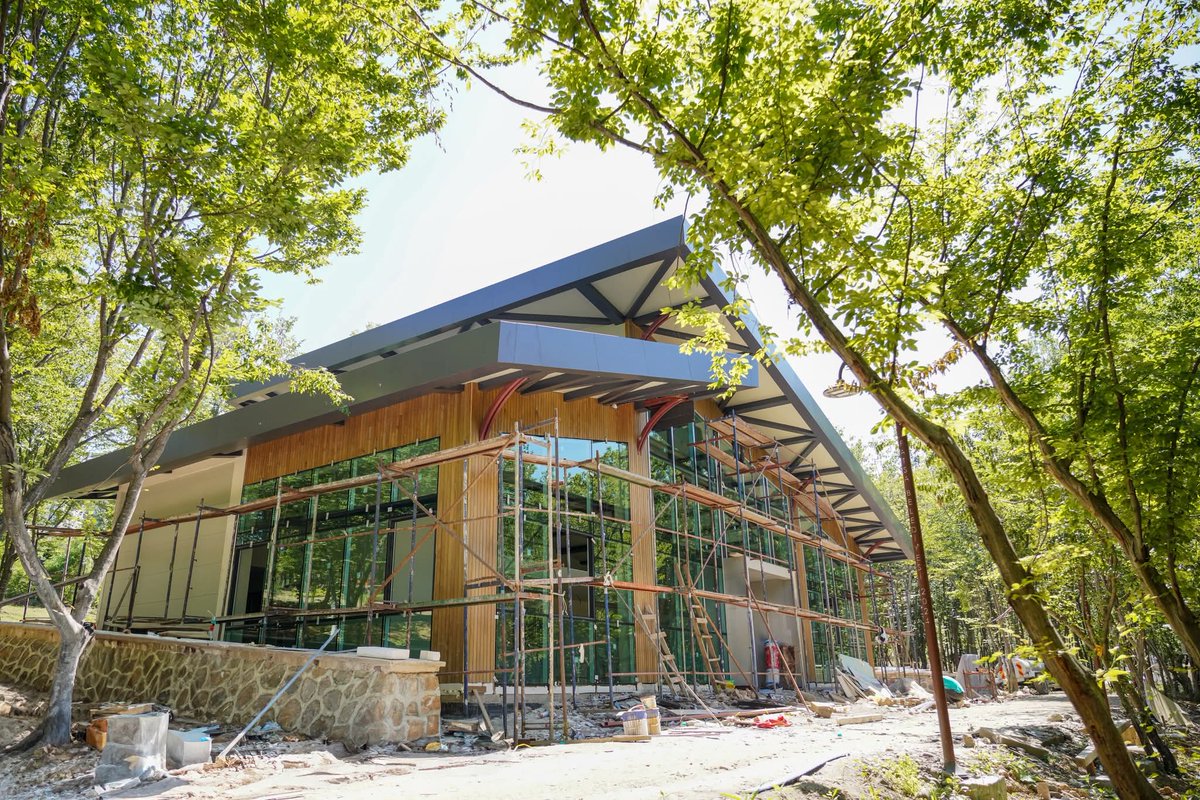 Karadeniz Bölgesi’nin en prestijli sosyal yaşam alanlarını Fatsa’mıza kazandırıyoruz.

Fatsa’mızın doğal dokusuna değer katacak vizyon projelerimizden biri olan Çerkezler Tepesi Mesire Alanı projemizde sona yaklaşıyoruz.

Toplam 118 dönümlük alan üzerine inşa edilen bu proje;
📚