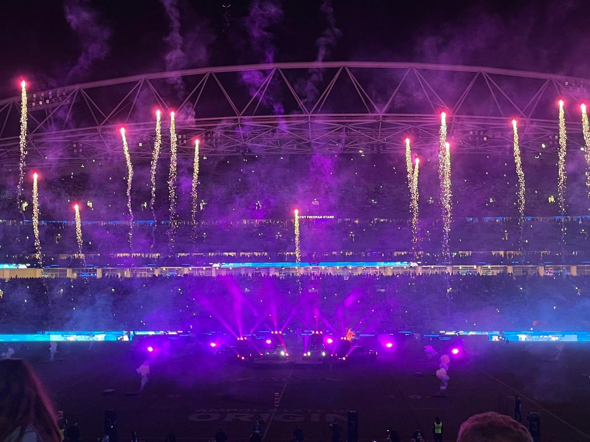 MenomineeWRFC's tweet image. Welcome to opening night . We played a friendly v @RoystonSSRC . On the line was the Gregory shield. Score was 6-6 and after extra time 9-9 and then we called it even stevens. Crowd 78,567.