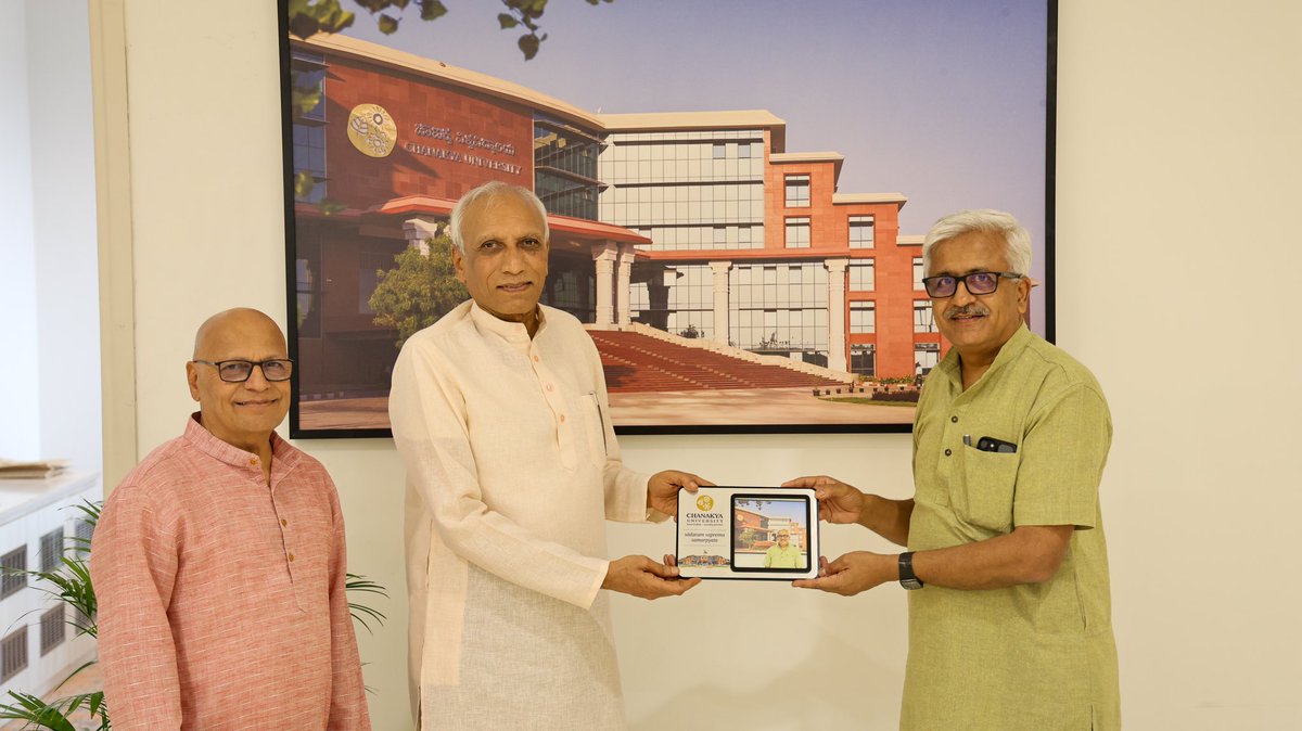 ChanakyaUni's tweet image. We were honoured to host Dr. Ramaswami Balasubramaniam (Dr. R Balu) @drrbalu at Chanakya University today. 
A renowned development scholar, author, and public policy advocate, Dr. Balu is widely respected for his impactful work with rural and tribal communities across India. 
He…