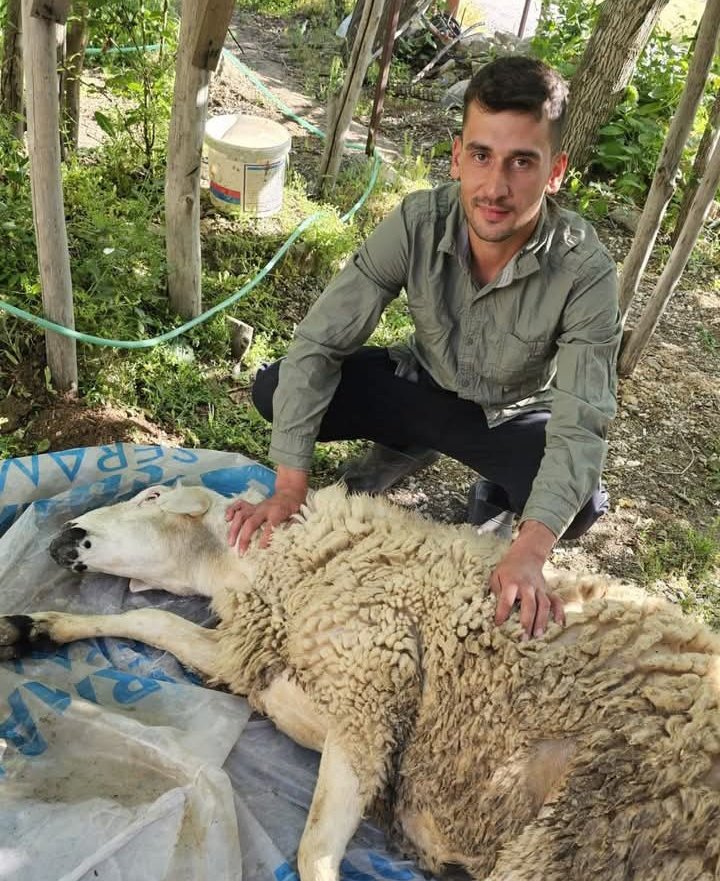 Allah'ına kurban...
Şehidimiz Özkan Özkanlı…