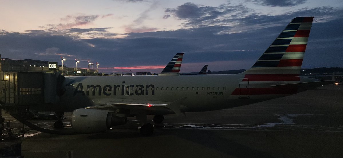 love_corey's tweet image. GM the beautiful blue sky with a touch of orange from @Reagan_Airport @TuckerFox5 @Conthescene @MikeTFox5 @MatthewCappucci @TaylorGrenda @gwenfox5dc @caitlinrothfox5 @JenDelgadoFOX @accuweather @weatherchannel @capitalweather