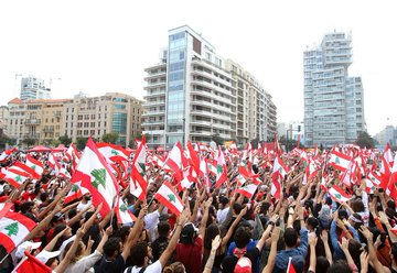 مش قادرين بقى ندفع ثمن قرارات #حزب_الله في الداخل!
بدو يواحه السلطة الشرعية يللي بتمثلني - #الجيش_اللبناني 

#حزب_الله_الارهابي هو مصيبة #لبنان ويجب إزالته وحصر سلاحه!