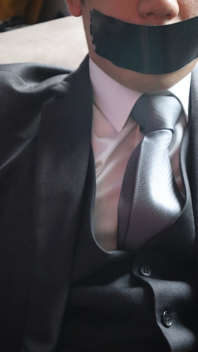Tie me up, tape my mouth, milk my dick and make me cum onto my suit 

#suit #menatplay #suited #suitandtie #Suits #meninsuits #suitfantasy #necktie