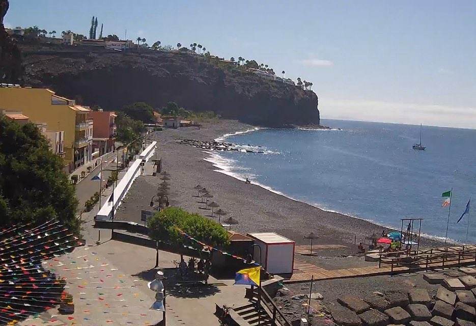 CanariasLifeW's tweet photo. 🌞🎉 ¡Ambiente festivo hoy en Playa Santiago, Alajeró! 🌴🏖️
📲 Antes de salir, entra en https://t.co/MnT9wHr7uU y comprueba en directo cómo está el tiempo en este y otros rincones de la isla 🌤️👀
#PlayaSantiago #Alajeró #BuenTiempo #VerbenaCanaria #CanariasLife https://t.co/ZCJkmnHyZA