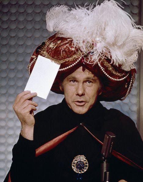 gggirl924's tweet image. One of the funniest skits ever on TV. No one has come close to topping Johnny Carson.