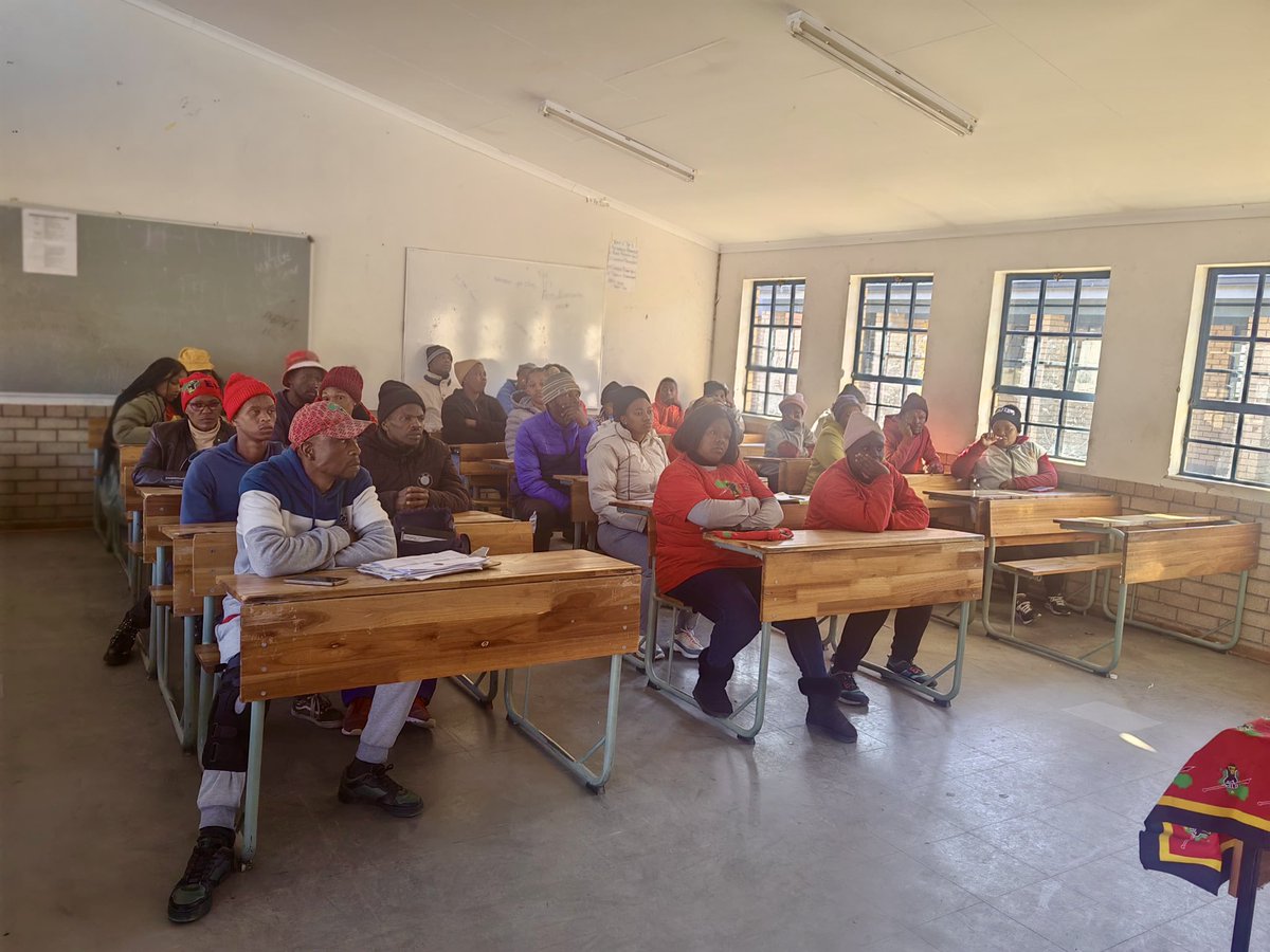 EFF Free State (@eff_freestate) on Twitter photo ♦️In Pictures♦️
EFF Free State Provincial Deputy Chairperson, Fighter <a href="/mzeetm/">TMMACINGWANE</a> met with ward 6 and ward 7 branches of Moqhaka SubRegion, preparing for the upcoming Branch People’s Assemblies.
Branches are the basic unit of the Economic Emancipation Movement! ♦️In Pictures♦️
EFF Free State Provincial Deputy Chairperson, Fighter <a href="/mzeetm/">TMMACINGWANE</a> met with ward 6 and ward 7 branches of Moqhaka SubRegion, preparing for the upcoming Branch People’s Assemblies.
Branches are the basic unit of the Economic Emancipation Movement!