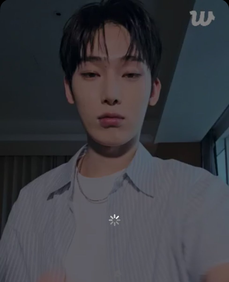 the live is lagging 😭 you just know sunoo is in the philippines