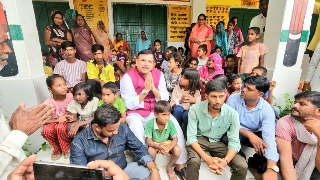 Aam Aadmi Party- Uttar Pradesh (@aaputtarpradesh) on Twitter photo AAP рд╕рд╛рдВрд╕рдж <a href="/SanjayAzadSln/">Sanjay Singh AAP</a> рдЬреА рдиреЗ рд╢реБрд░реВ рдХрд┐рдпрд╛ AAP рдХрд╛ рд╕реНрдХреВрд▓ рдмрдЪрд╛рдУ рдЕрднрд┐рдпрд╛рди тА╝я╕П
рдпреЛрдЧреА рд╕рд░рдХрд╛рд░ рдиреЗ рдЬреМрдирдкреБрд░ рдЬрдирдкрдж рдХреЗ рд╡рд┐рдзрд╛рдирд╕рднрд╛ рдХреНрд╖реЗрддреНрд░ рд╕рд┐рдХрд░рд╛рд░рд╛ рдХреЗ рдкреНрд░рд╛рдердорд┐рдХ рд╡рд┐рджреНрдпрд╛рд▓рдп рдореАрд░рдЧрдВрдЬ рдХреЛ рдмрдВрдж рдХрд░ рджрд┐рдпрд╛ рд╣реИред
рдЖрдЬ рдЙрддреНрддрд░ рдкреНрд░рджреЗрд╢ рдкреНрд░рднрд╛рд░реА рд╡ рд░рд╛рдЬреНрдпрд╕рднрд╛ рд╕рд╛рдВрд╕рдж <a href="/SanjayAzadSln/">Sanjay Singh AAP</a> рдЬреА рдиреЗ рдЬреМрдирдкреБрд░ рдкрд╣реБрдБрдЪрдХрд░ рдмрдЪреНрдЪреЛрдВ рдХреЗ рд╕реНрдХреВрд▓ рдХреЛ рдмрдЪрд╛рдиреЗ рдХреЗ рд▓рд┐рдП AAP рд╕рд╛рдВрд╕рдж <a href="/SanjayAzadSln/">Sanjay Singh AAP</a> рдЬреА рдиреЗ рд╢реБрд░реВ рдХрд┐рдпрд╛ AAP рдХрд╛ рд╕реНрдХреВрд▓ рдмрдЪрд╛рдУ рдЕрднрд┐рдпрд╛рди тА╝я╕П
рдпреЛрдЧреА рд╕рд░рдХрд╛рд░ рдиреЗ рдЬреМрдирдкреБрд░ рдЬрдирдкрдж рдХреЗ рд╡рд┐рдзрд╛рдирд╕рднрд╛ рдХреНрд╖реЗрддреНрд░ рд╕рд┐рдХрд░рд╛рд░рд╛ рдХреЗ рдкреНрд░рд╛рдердорд┐рдХ рд╡рд┐рджреНрдпрд╛рд▓рдп рдореАрд░рдЧрдВрдЬ рдХреЛ рдмрдВрдж рдХрд░ рджрд┐рдпрд╛ рд╣реИред
рдЖрдЬ рдЙрддреНрддрд░ рдкреНрд░рджреЗрд╢ рдкреНрд░рднрд╛рд░реА рд╡ рд░рд╛рдЬреНрдпрд╕рднрд╛ рд╕рд╛рдВрд╕рдж <a href="/SanjayAzadSln/">Sanjay Singh AAP</a> рдЬреА рдиреЗ рдЬреМрдирдкреБрд░ рдкрд╣реБрдБрдЪрдХрд░ рдмрдЪреНрдЪреЛрдВ рдХреЗ рд╕реНрдХреВрд▓ рдХреЛ рдмрдЪрд╛рдиреЗ рдХреЗ рд▓рд┐рдП
