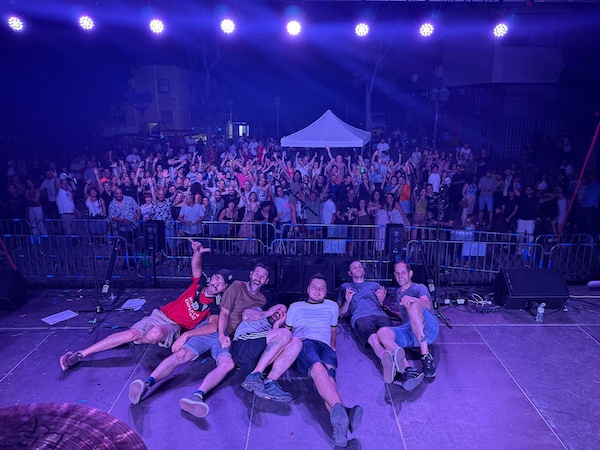 LA REGADERA continúa su gira con éxitos en Madrid y Bizkaia

calleunderground.es/la-regadera-co…

<a href="/laregaderabanda/">La Regadera Oficial</a>