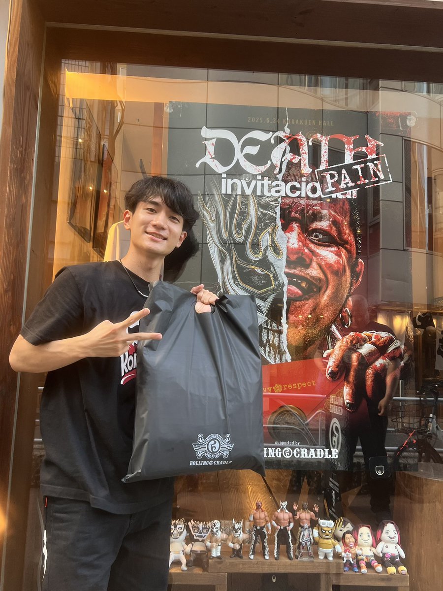 声優サンの熊谷健太郎サン
ご来店くださいましたーー!!🤩
お忙しい中
いつもありがとうございます!!🥹🙏
夏アイテムもたくさん着てもらえたら嬉しいですーー🥳🎉