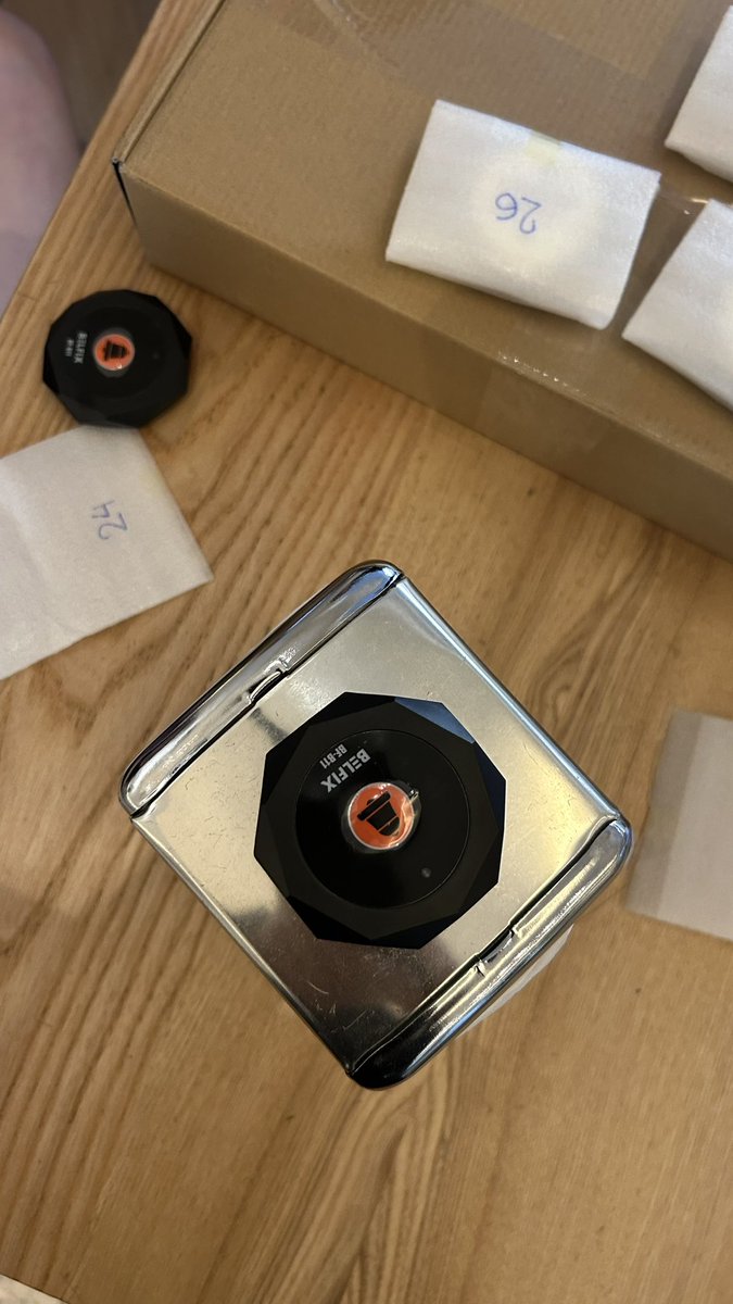 kalinizaurus's tweet image. Довго закривали очі, але все ж нарешті ПОЛАГОДИЛИ WIFI в бімбо на чикаленка. Тепер все літає без перебоїв. Заходьте поклацать. А ще на терасі додали кнопки виклику офіціантів, щоб ви не чекали зайвий час