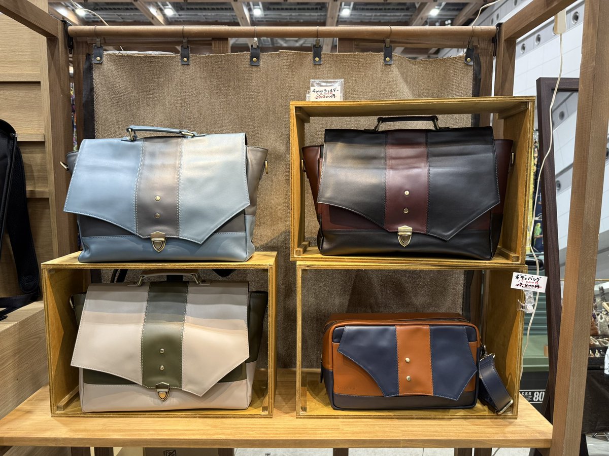 chaoticbluebag's tweet photo. デザフェス感謝です！
暑い中お越しくださった皆さま、本当にありがとうございました🙏
品薄でしたが、たくさんの方に見ていただけて嬉しかったです。
次回参加するときは新作持っていきたいですね✨
#デザインフェスタ
#デザフェス https://t.co/FJqdBIZYSC