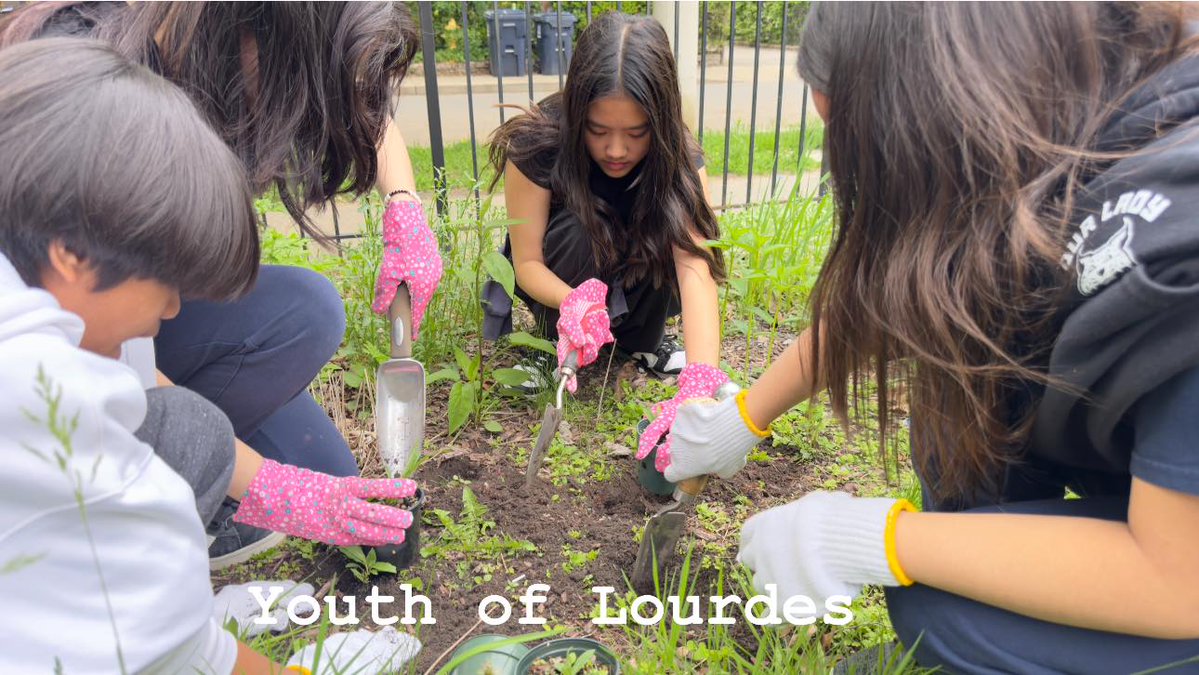 JesuitsofCanada's tweet image. From First Communions to garden days and Hospitality Sundays, our parishes are more than places of worship — they’re living lessons in faith, belonging and hope. 🌱⛪
Discover more: bit.ly/46o7V2T