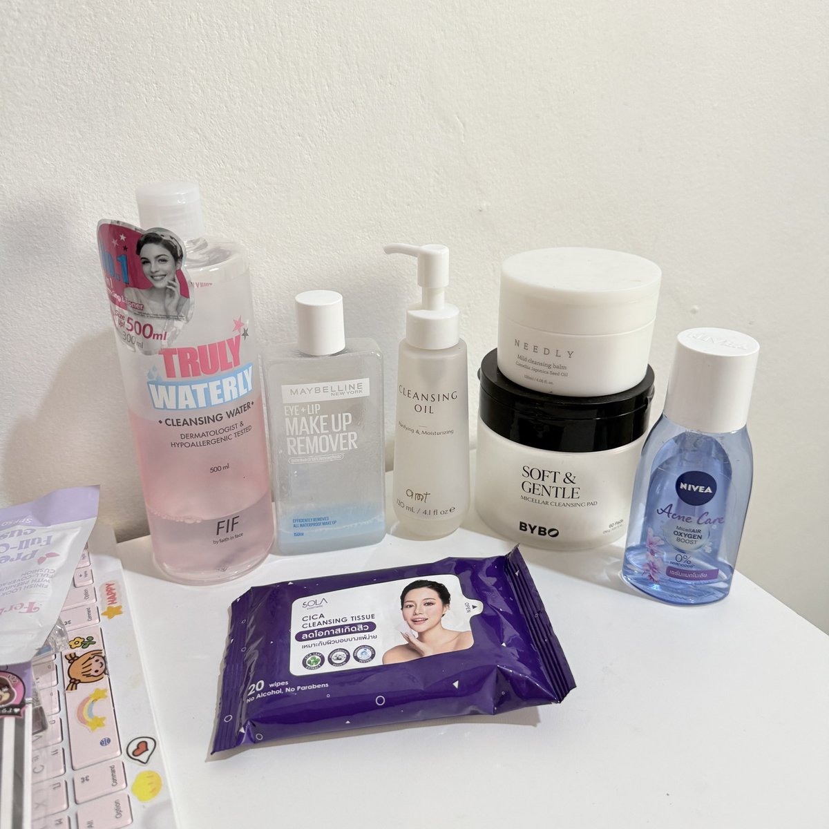 ลิสต์คลีนซิ่งที่ผิวแพ้ง่ายใช้ได้ ไม่มีแอล ไม่มีสี ไม่แต่งกลิ่น รีวิวจากใจคนผิวแพ้ง่ายค่า

Amt ที่1ในกรุ ออยล์ ลบสะอาดทั้งหน้า ไม่อุดตัน หน้าไม่เหนียว ชอบแบบชนะคตบ.ไปเลย 
Bioderma ชมพู ตำนานสุดๆ อ่อนโยน
Nu formular ชมพู , สีฟ้าถ้าหน้ามันง่าย
Nivea acne สีม่วง ช่วยลดสิว