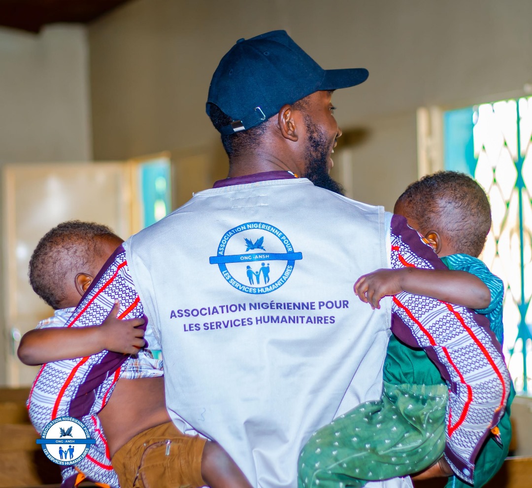 ansh_ong's tweet photo. Aucun enfant ne devrait grandir seul. ANSH accompagne les orphelins avec éducation, nutrition &amp; protection. Ensemble, redonnons-leur espoir et dignité. #ONGANSH #Orphelins #Solidarité #Niger https://t.co/CKGBUM0XXd