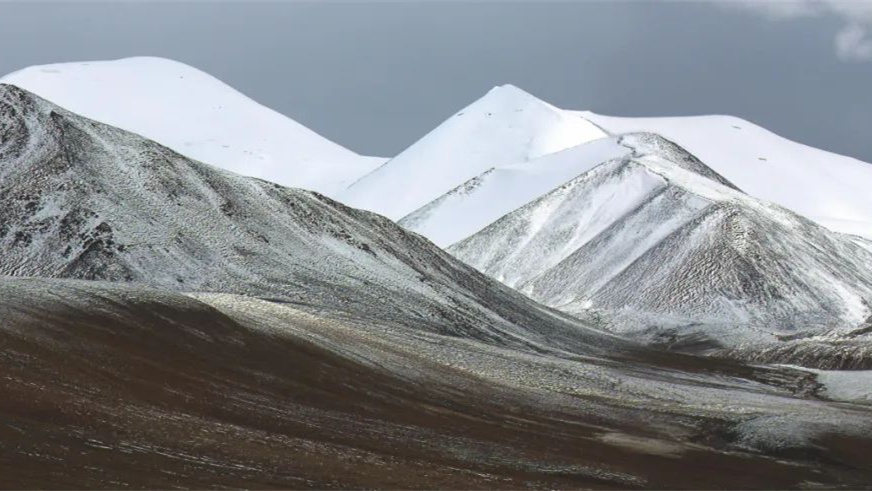 IMTAOFFICIAL's tweet image. Above the Clouds: Exploring the Sacred Mountains and Civilizational Roots of Kunlun🏞️🏔️
Stretching across the heart of the #Asian continent, the Kunlun Mountains are revered as "China’s First Sacred Mountain," the "Ancestral Mountain of All Ranges," and the origin of the…