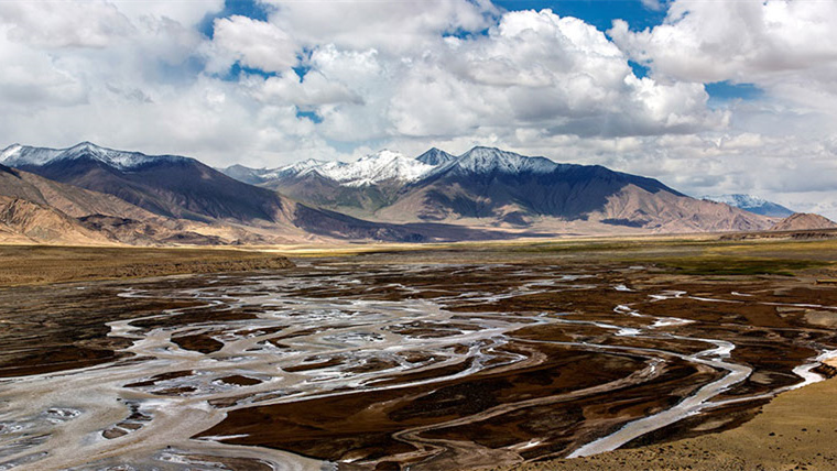 IMTAOFFICIAL's tweet image. Above the Clouds: Exploring the Sacred Mountains and Civilizational Roots of Kunlun🏞️🏔️
Stretching across the heart of the #Asian continent, the Kunlun Mountains are revered as "China’s First Sacred Mountain," the "Ancestral Mountain of All Ranges," and the origin of the…