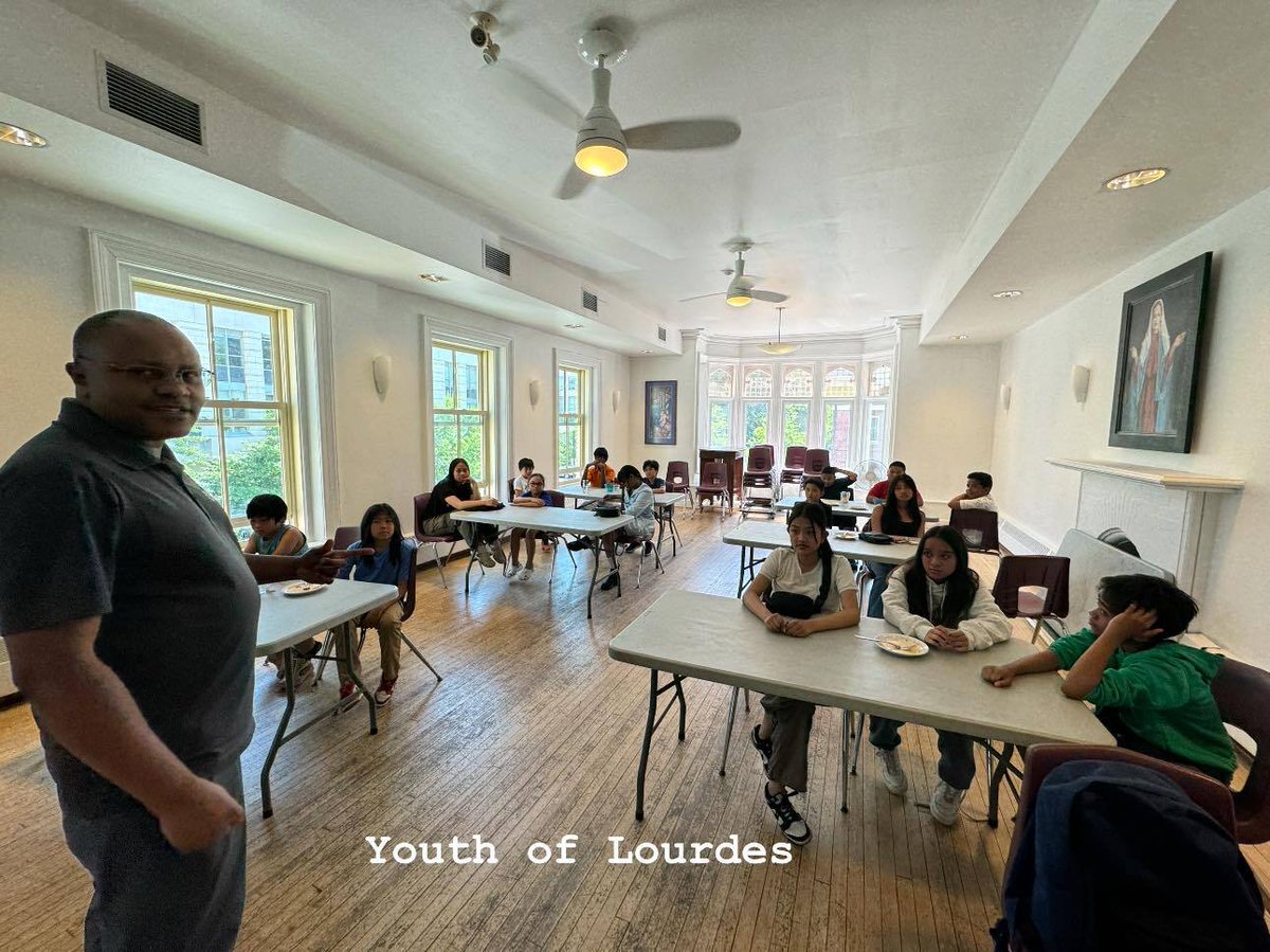 JesuitsofCanada's tweet image. From First Communions to garden days and Hospitality Sundays, our parishes are more than places of worship — they’re living lessons in faith, belonging and hope. 🌱⛪
Discover more: bit.ly/46o7V2T