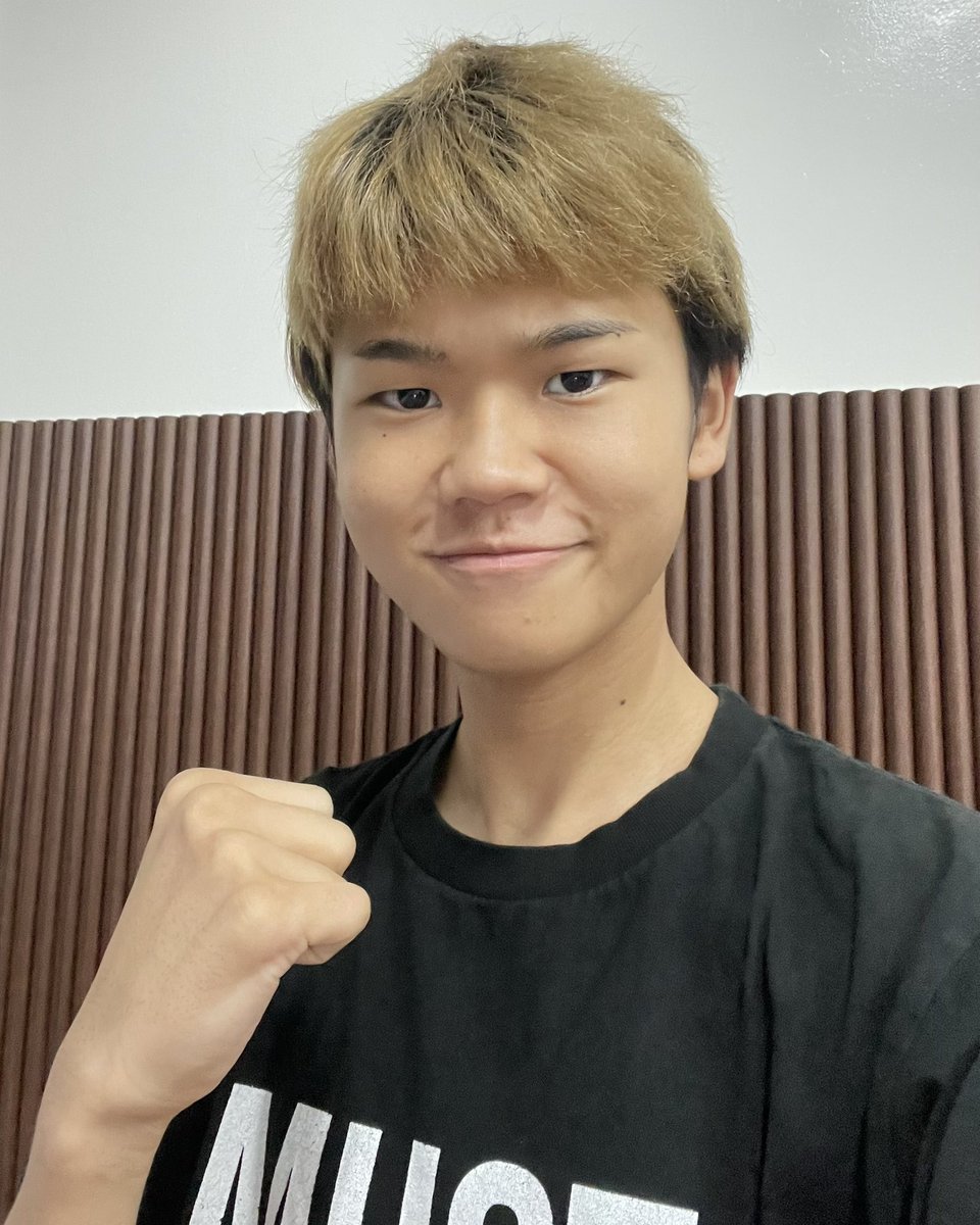 日本は今、選挙の真っ最中ですね！僕も来年 18歳になったら絶対に選挙