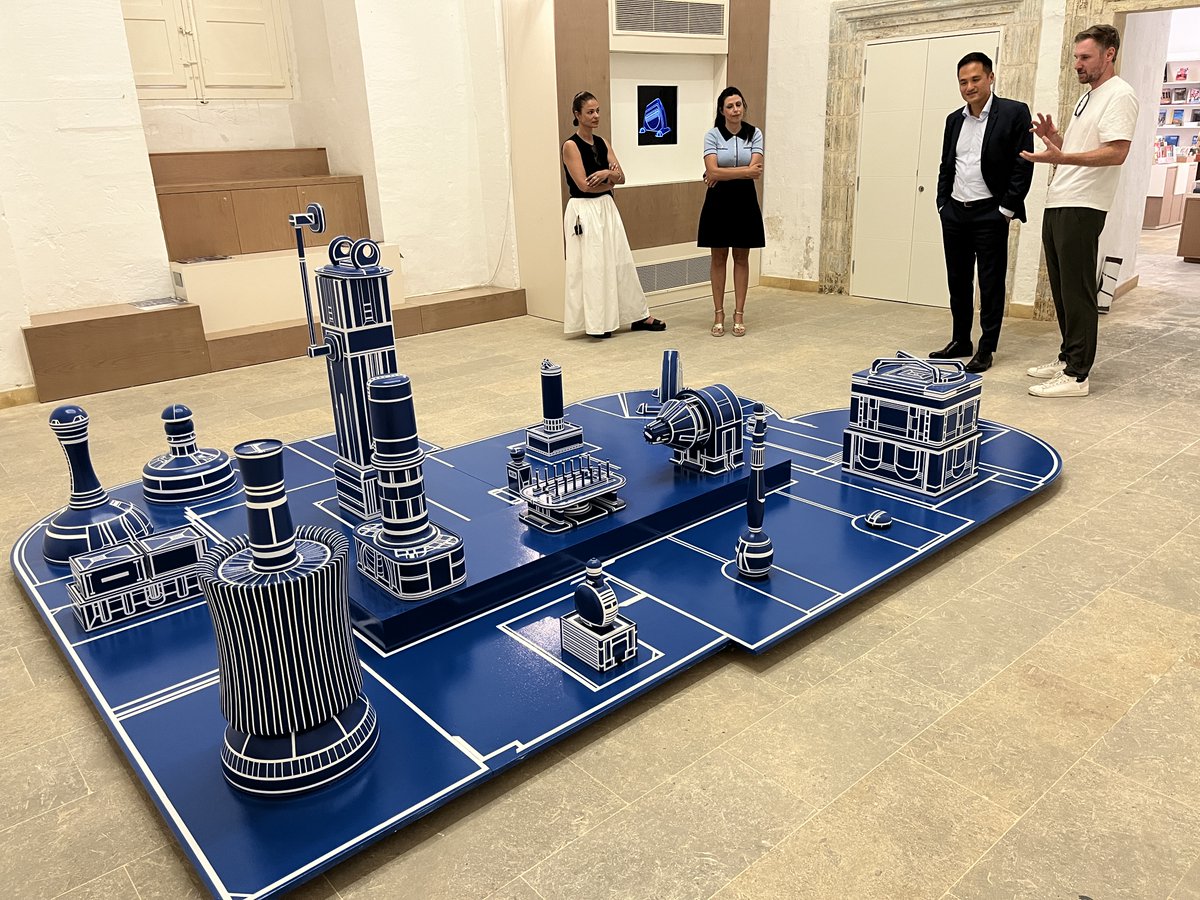 Chargé d'Affaires Toko toured American artist Justin Amrhein's captivating exhibition, #3DBLUEPRINTNETWORK, at MUŻA, Malta's National Museum of Art. Amrhein's work blends Malta's historic architecture with innovative, imagined blueprint designs, creating a unique fusion of past