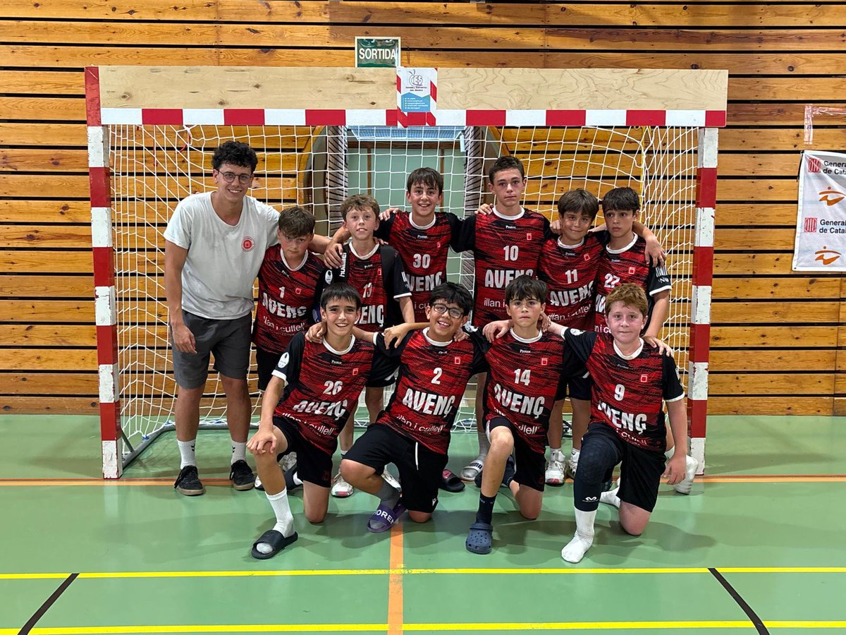 OMET Sant Cugat (@omet_santcugat) on Twitter photo 🤾 L'equip aleví d'handbol de l' <a href="/EscolaAvenc/">escolaavenc</a> , candidat al Premi a l'Esport Escolar en els 24ns #PremisEsportenMarxa de <a href="/cugatmedia/">Cugat Mèdia</a> !
📷 Avenç.
👏 Moltes felicitats, EQUIP!
🔗 Més informació a f.mtr.cool/vtrbkeqjfb .
#SantCugat #OMET #jocsesportiusescolars #esportescolar 🤾 L'equip aleví d'handbol de l' <a href="/EscolaAvenc/">escolaavenc</a> , candidat al Premi a l'Esport Escolar en els 24ns #PremisEsportenMarxa de <a href="/cugatmedia/">Cugat Mèdia</a> !
📷 Avenç.
👏 Moltes felicitats, EQUIP!
🔗 Més informació a f.mtr.cool/vtrbkeqjfb .
#SantCugat #OMET #jocsesportiusescolars #esportescolar