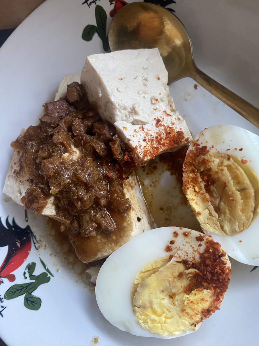 ratrisurya_'s tweet photo. sarapan apaan jam segini🙂‍↕️ https://t.co/jDnDVxVD0x