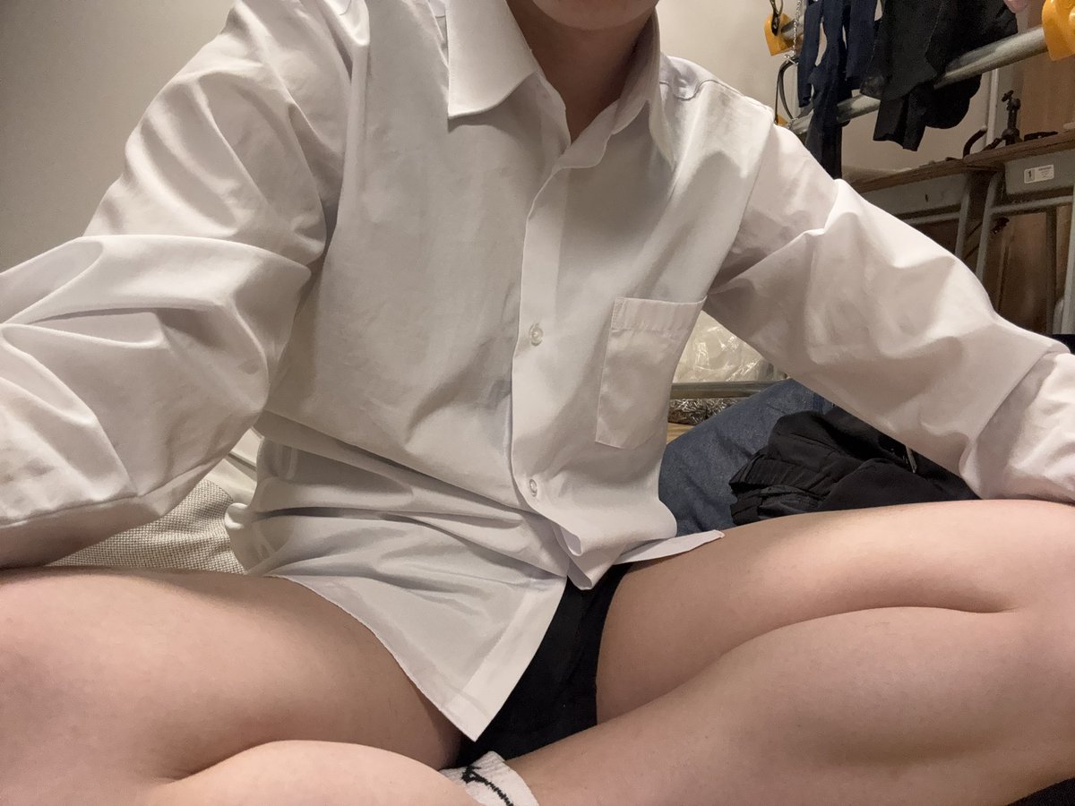 今日はリモートワークスタイルのテンプレみたいな服装で仕事した