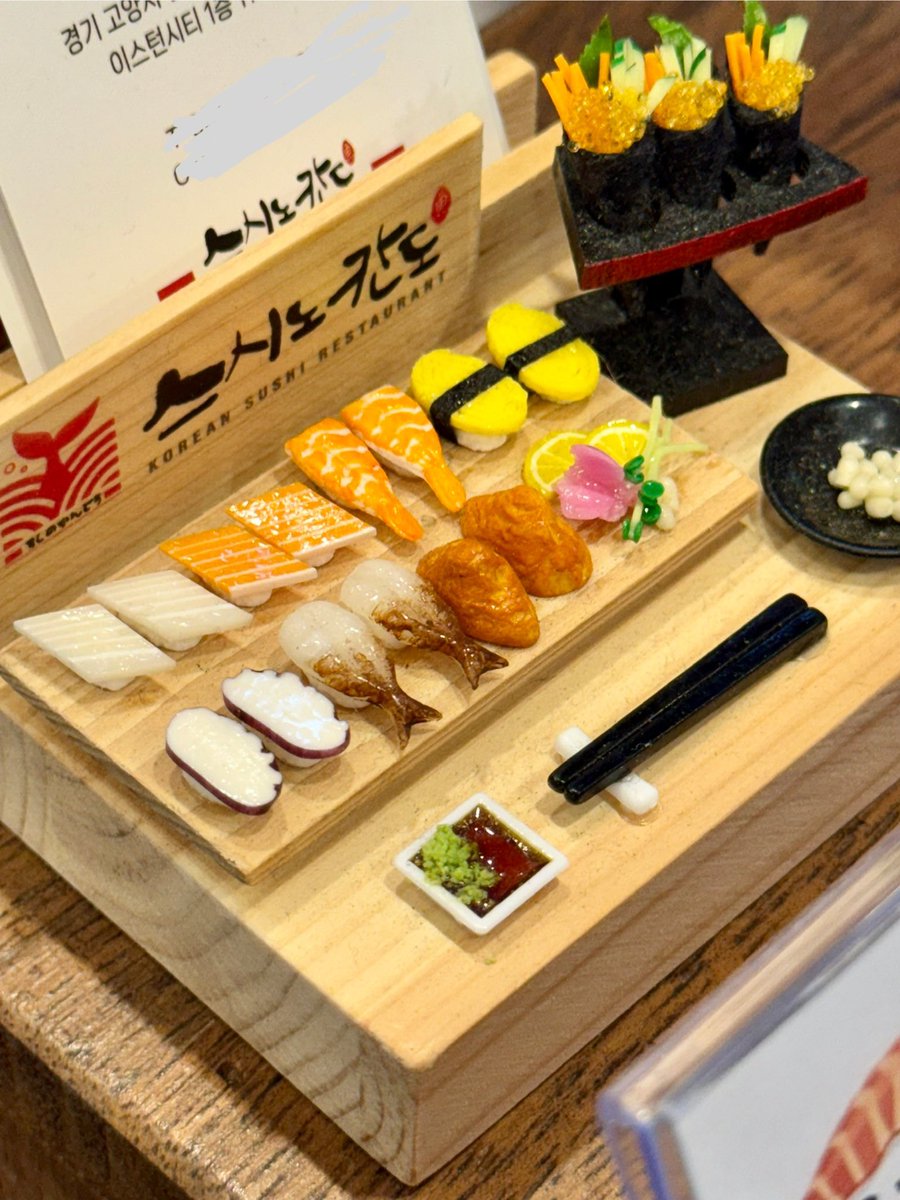 ✨ 스시노칸도

6/10

여러 가지 퓨전 일식이라 해야 하나 다양한 시도를 함과 동시에 저렴한 가격으로 접근할 수 있었던 게 좋았다. 균일가라 부담도 적을 듯 하다. (개인적으로 감태 우니 조합..👍)