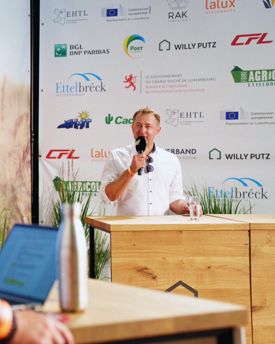 EU zu Lëtzebuerg (@ue_luxembourg) on Twitter photo Réckbléck op d’#FoireAgricole Ettelbréck 2025 🇪🇺
Europa am Mëttelpunkt vun den Diskussiounen: #PAC, #GreenDeal, #MissionSoil.
👑 Visitt vum Groussherzog & Ierfprënz
🤝 Empfang vum <a href="/CHansenEU/">Christophe Hansen</a>
🙏 Merci un all déi dobäi waren! Réckbléck op d’#FoireAgricole Ettelbréck 2025 🇪🇺
Europa am Mëttelpunkt vun den Diskussiounen: #PAC, #GreenDeal, #MissionSoil.
👑 Visitt vum Groussherzog & Ierfprënz
🤝 Empfang vum <a href="/CHansenEU/">Christophe Hansen</a>
🙏 Merci un all déi dobäi waren!