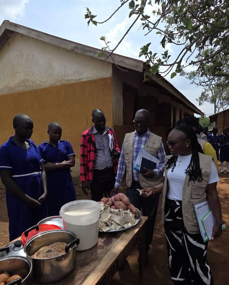 IrlEmbUganda's tweet image. @IrlEmbUganda & @WFP are in #karamoja this week reviewing progress on our shared school feeding efforts to boost #nutrition , enhance #FoodSecurity & keep kids in school. Amazing to see the power of orange-fleshed sweet potatoes! #EducationForAll #climatesmart