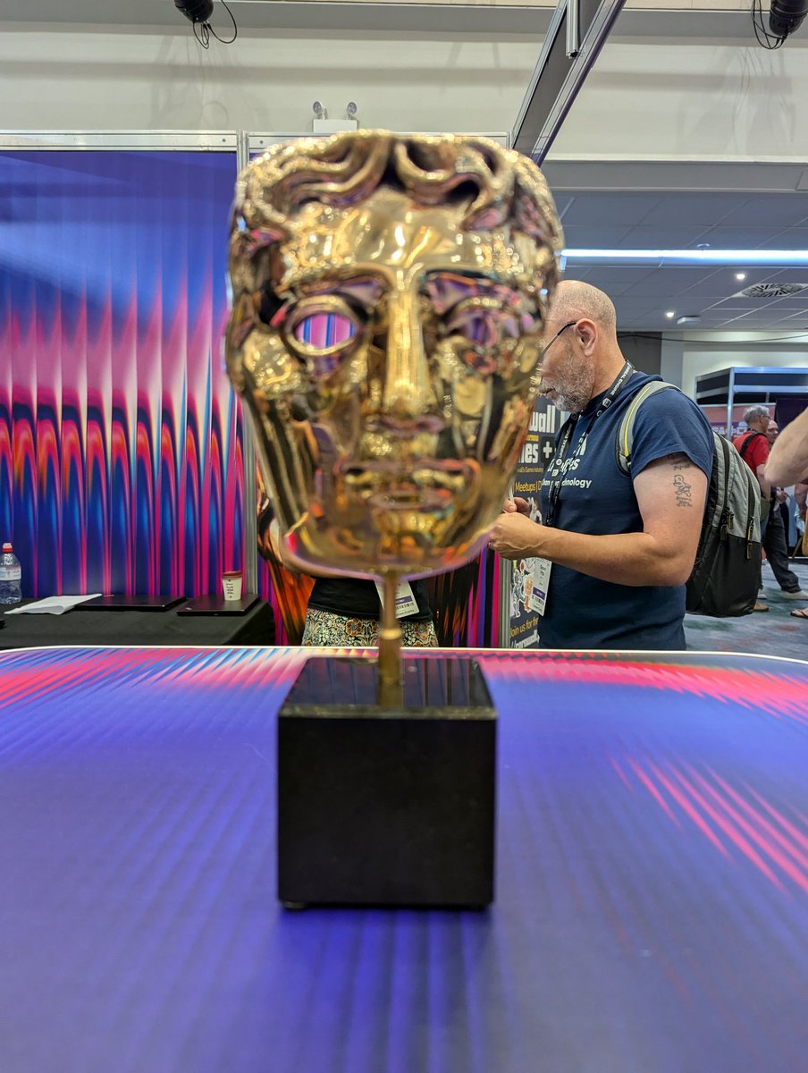 lukethehebble's tweet image. Arrived to our Develop stand this morning, clutching the BAFTA Nuclear Football
If you'd like to come and get some practice lifting it for that future big win, then drop by the stand 😉