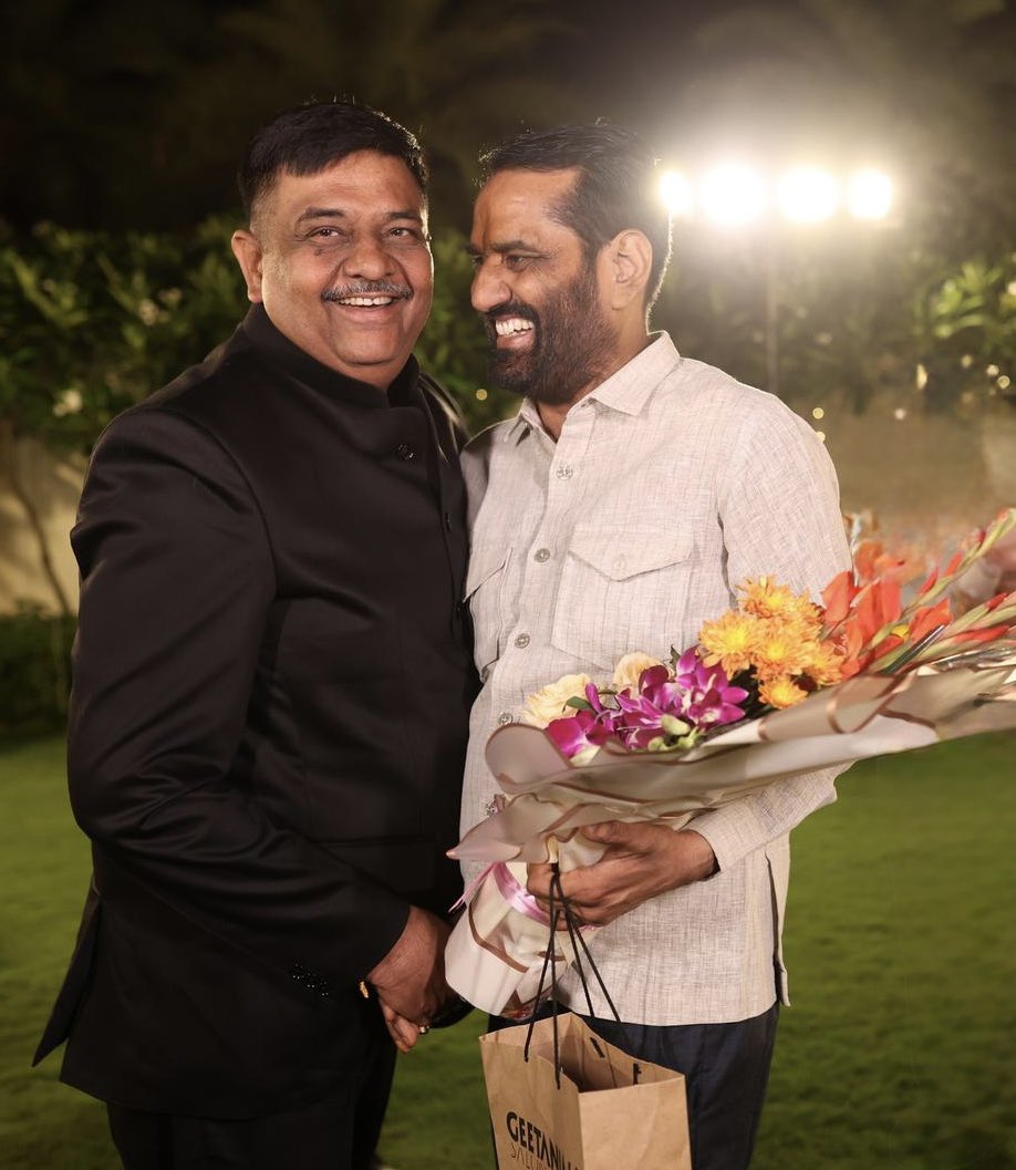 अलवर नगर निगम के महापौर रहे श्री घनश्याम गुर्जर जी को जन्मदिन की हार्दिक बधाई एवं शुभकामनाएं।
ईश्वर से आपके उत्तम स्वास्थ्य एवं दीर्घायु जीवन की मंगलकामना करता हूँ