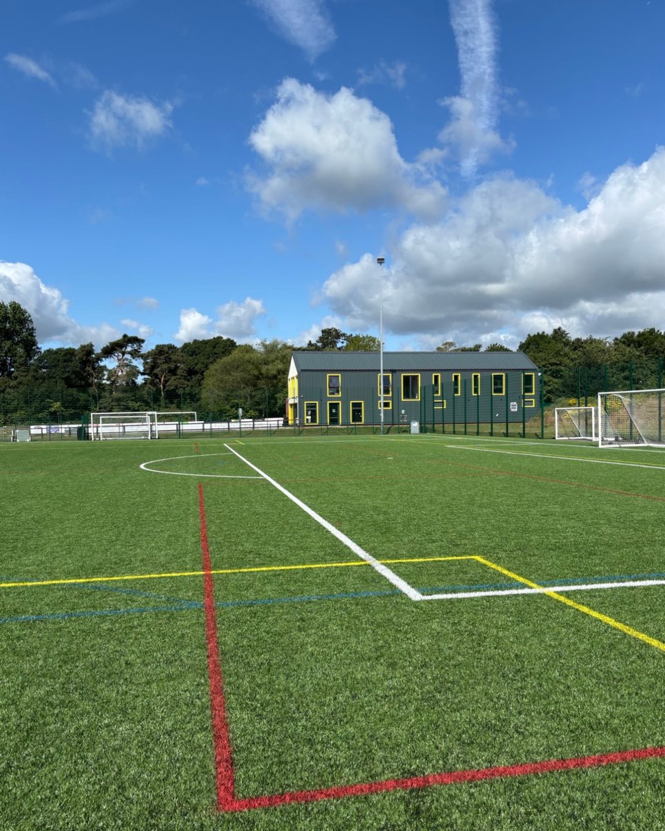 Fleet Line Markers (@fleetlm) on Twitter photo Bright skies, bright lines. 🔴🟡
Top job by <a href="/WiltshireFA/">Wiltshire FA</a> overmarking their synthetic surface with our STC Red & Yellow paint.
Sunny, dry weather = fast drying, sharp lines & strong adhesion.
Great work team! 👏 Bright skies, bright lines. 🔴🟡
Top job by <a href="/WiltshireFA/">Wiltshire FA</a> overmarking their synthetic surface with our STC Red & Yellow paint.
Sunny, dry weather = fast drying, sharp lines & strong adhesion.
Great work team! 👏