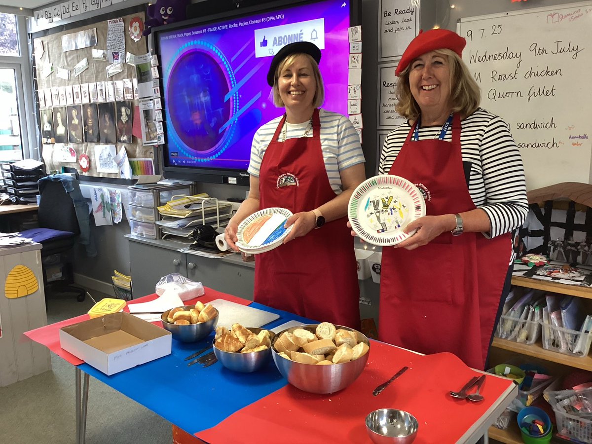 Le French Cafe is in full swing in Y3&amp;4. Les enfants s’amusent beaucoup! #copfrench