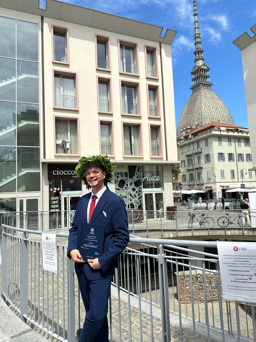 ErmoEmi's tweet photo. È successo ❤️🎓🥹 https://t.co/NuP2SLZlV1