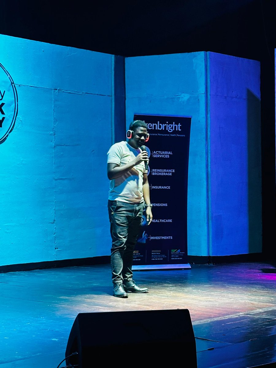 SsunaLawrence's tweet image. Still catching my breath after THE CoMeDy BLACK FRIDAY 🖤 at the National Theater!
What a night—crazy crowd, loud laughs, and unforgettable energy. 🎤😂🔥
#standupcomedy #ComedyBlackFriday